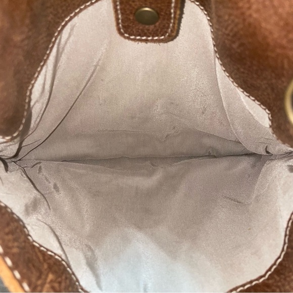 Roots Leather Crossbody Bag Neutral Tan Adjustable Strap Women’s Accessory - Picture 9 of 11